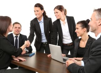 Czy na wesele można iść bez garnituru?